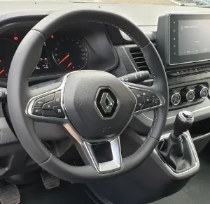 slider-transporty-ludzi-przewozy-transport-osob-przewoz-paczek-logistyka-wynajem-samochodu-transport