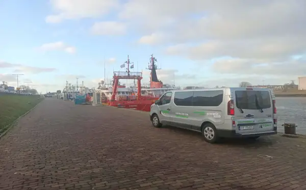 busy-do-holandii-transport-osob-przewozy-paczek-przewoz-ludzi-polska-holandia-szybko-tanio-wygodnie